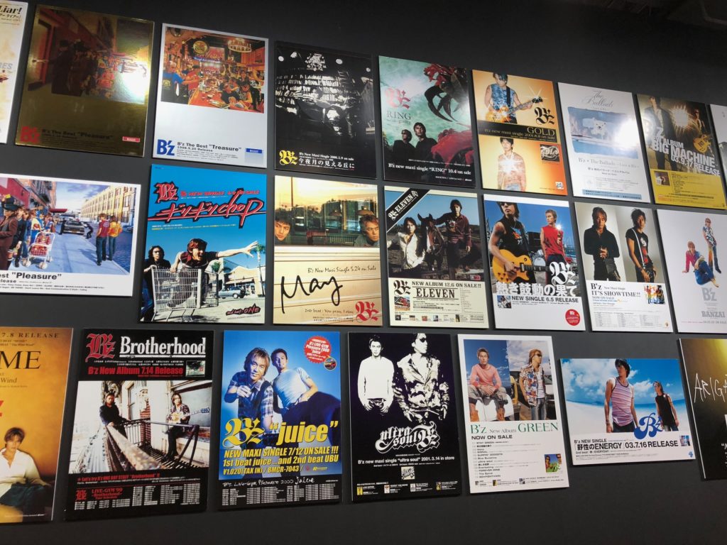 『B'z 30th Year Exhibition “SCENES” 1988-2018』に展示されたポスターの写真