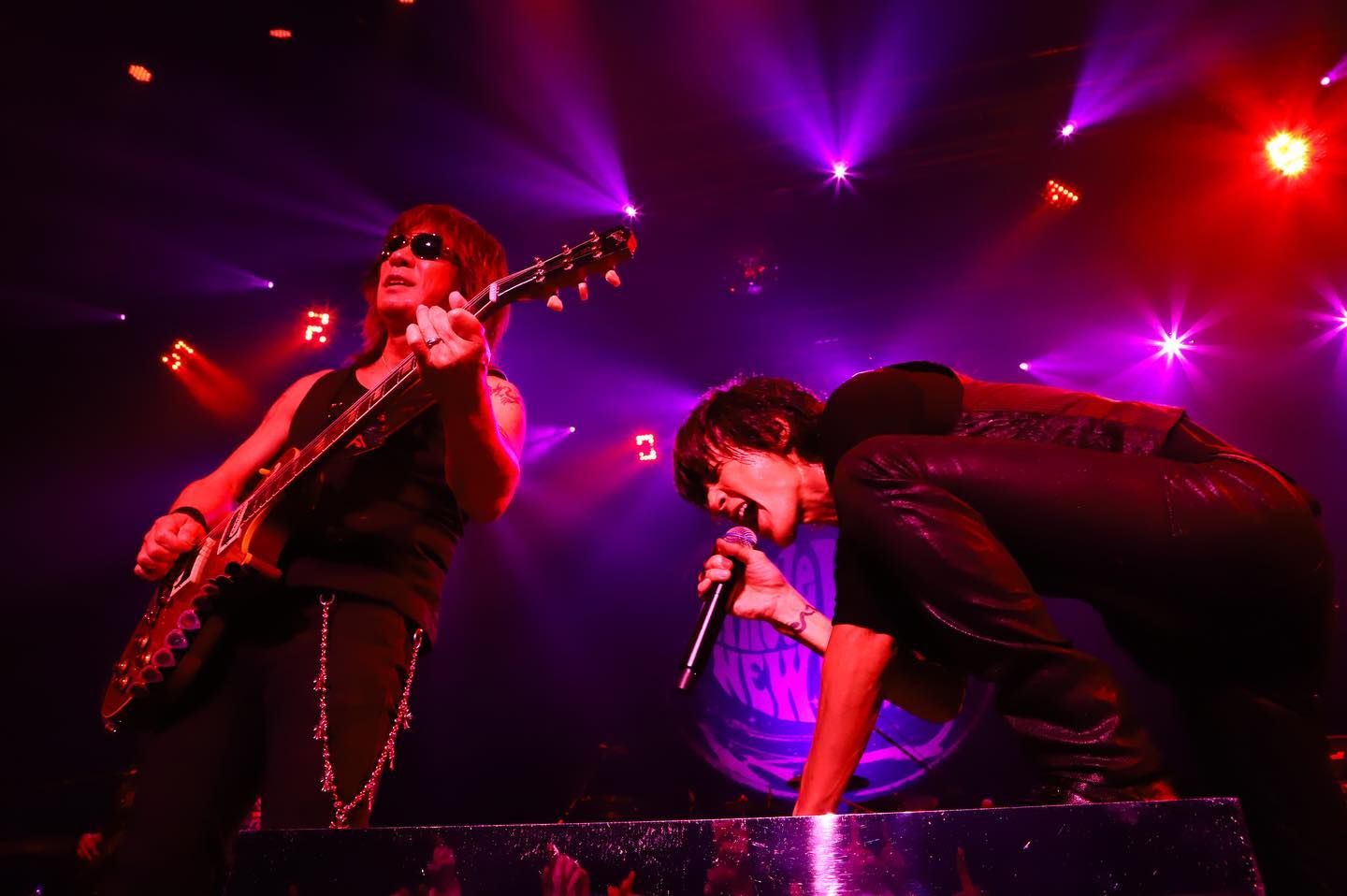 B'z DVD&Blu-ray『B'z LIVE-GYM 2019 -Whole Lotta NEW LOVE-』が発売