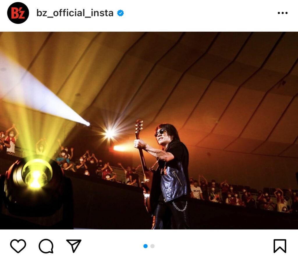 B'z公式Instagramに投稿された『B'z presents UNITE #01』横浜公演のステージ写真（ギター・松本孝弘）