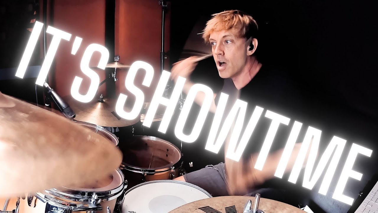 シェーン・ガラースがB'z「IT'S SHOWTIME!!」のドラム演奏をしている動画のサムネイル画像