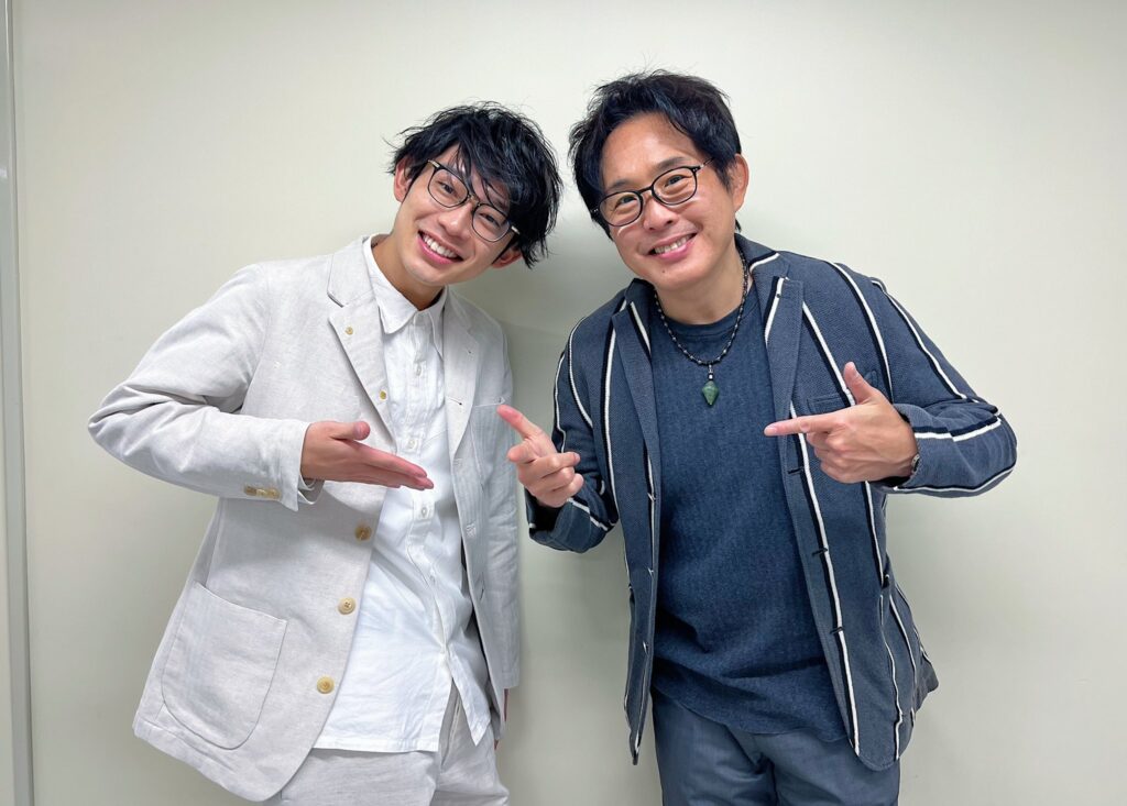 B'zと共演した佐藤竹善と川崎鷹也のツーショット