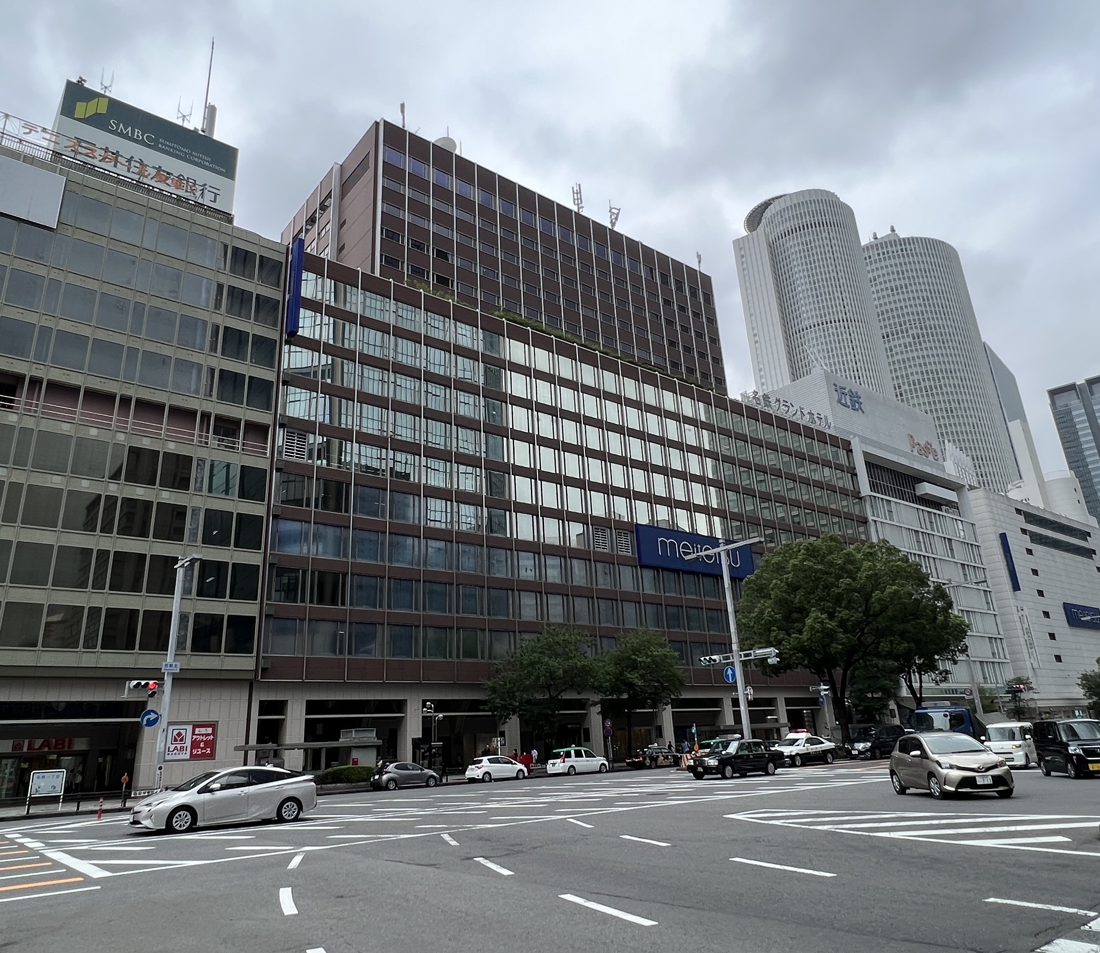 名古屋鉄道の本社ビルの外観写真