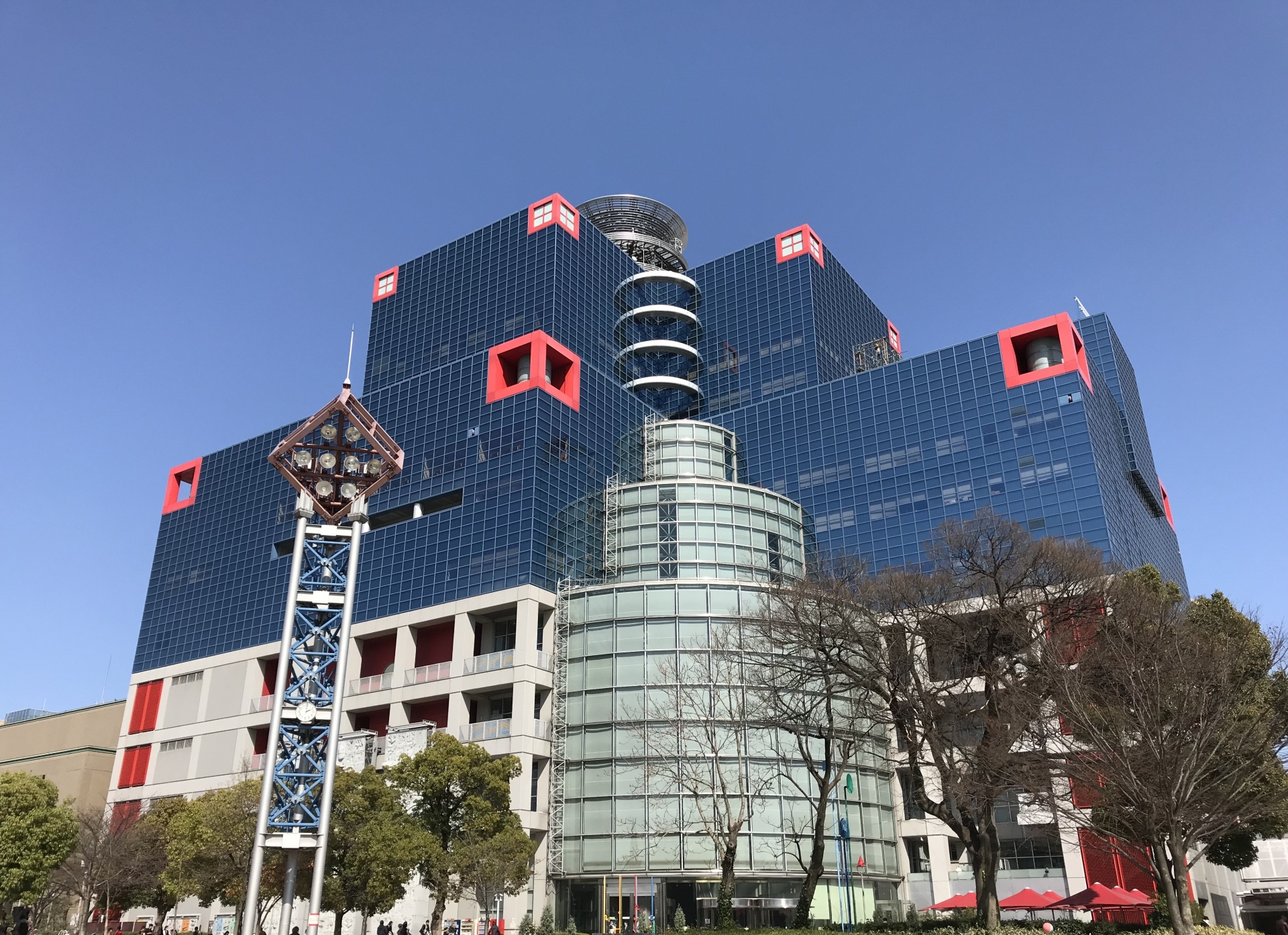 関西テレビ（カンテレ）の本社ビルの外観写真