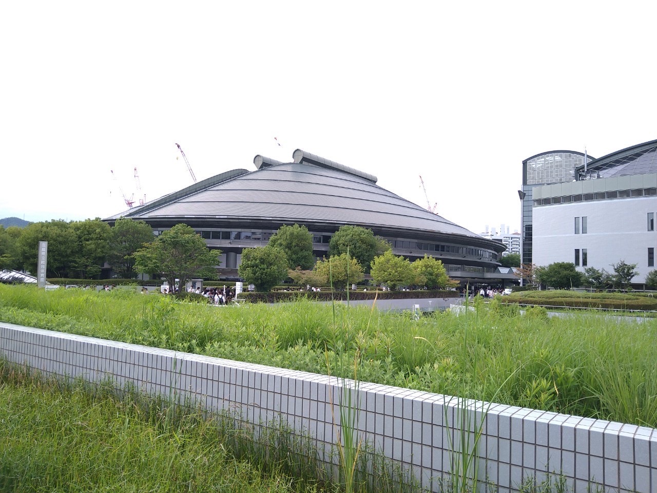 B'z『STARS』ツアー広島2日目公演が行われた広島グリーンアリーナの外観