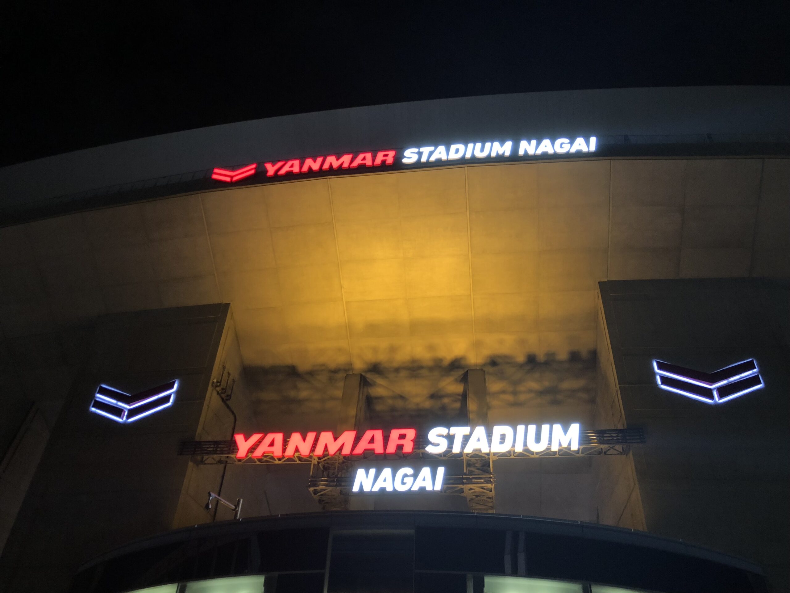 ヤンマースタジアム長居の夜の画像