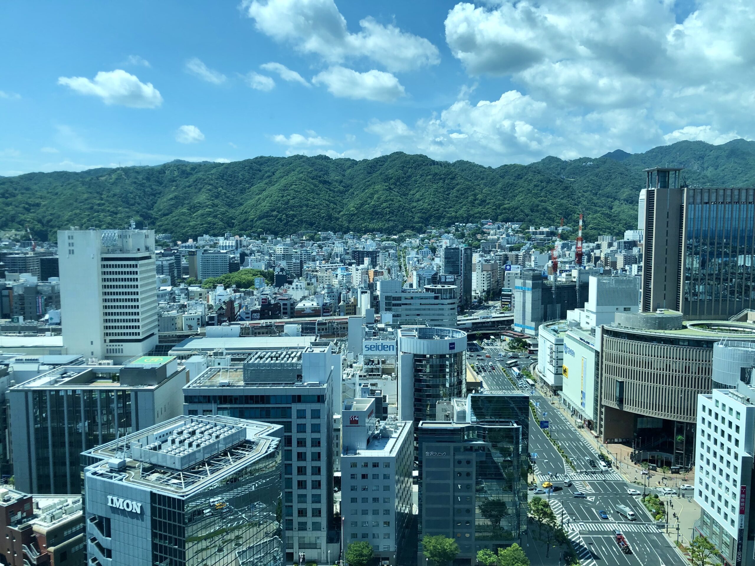 神戸市役所から、市街地を眺めた写真