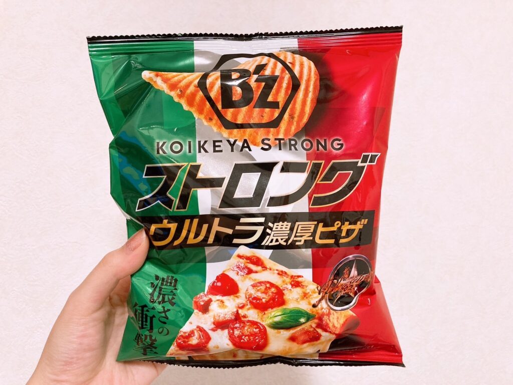 「湖池屋ストロング ポテトチップス ウルトラ濃厚ピザ」の商品写真