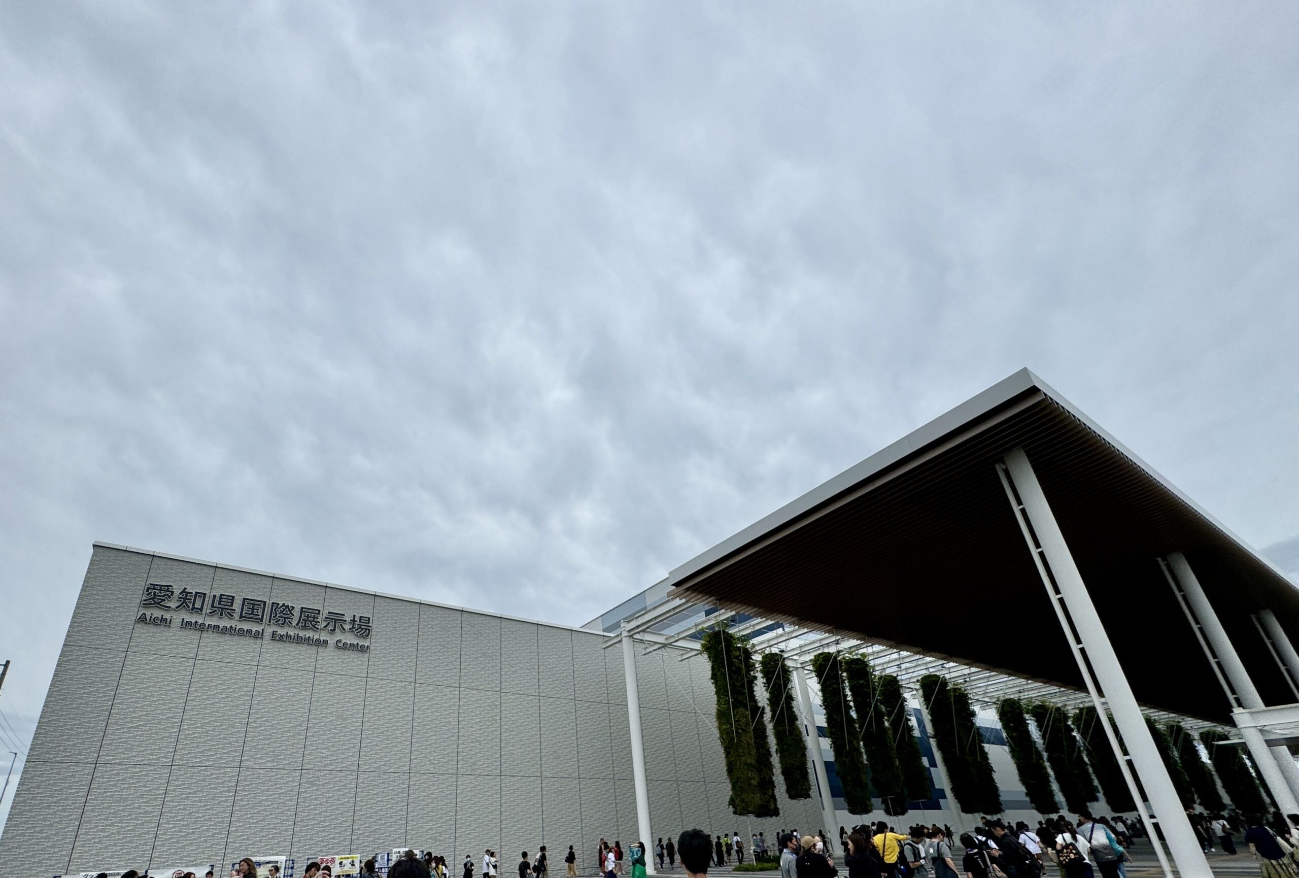 『Koshi Inaba LIVE 2024 〜enⅣ〜』Aichi Sky Expo(愛知県国際展示場) ホールA1日目公演の開演前の写真